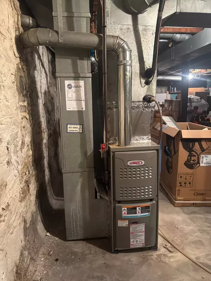 二箱 Gently used Adidas shoes for free