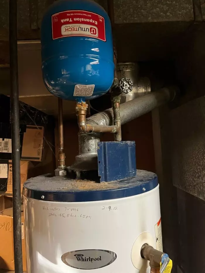 二箱 Gently used Adidas shoes for free